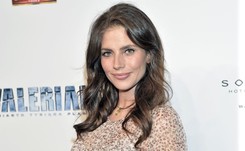 Piękna i ciężarna. Weronika Rosati z dumą prezentuje ciążowy brzuszek [ZDJĘCIA]