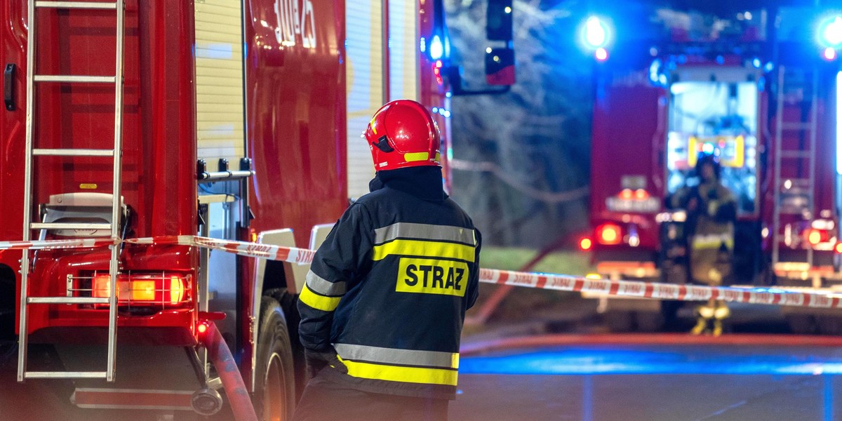 Gniezno. Tragiczny pożar w centrum miasta. Nie żyją dwie osoby.