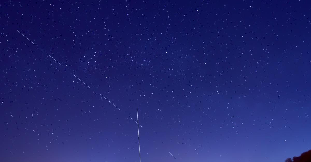  Sznur satelitów Starlink nad Polską. Kiedy będzie można je zobaczyć?