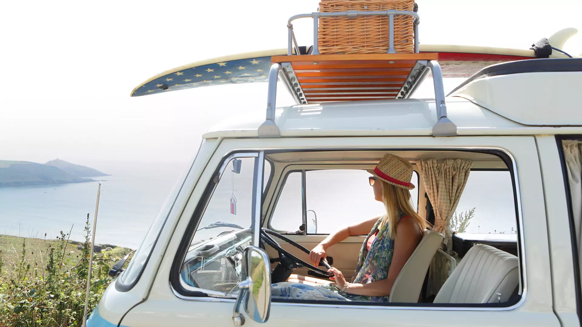 Top 10 niezbędników w podróży samochodem na wakacje