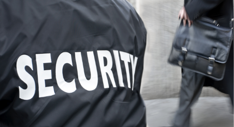 South Africa has more private security officers than police officials (businesstech)