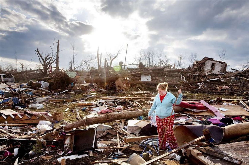 Tornado wyrzuciło dziewczynkę na odległość 15 km