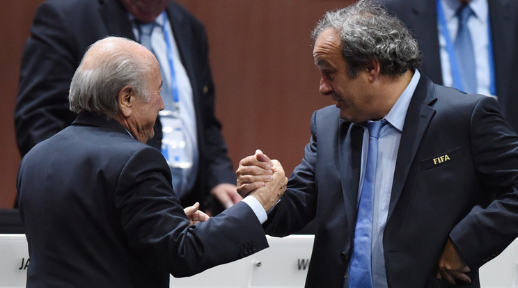 Blatter (balra) és Platini 
korábban a FIFA-t, illet-
ve az UEFA-t irányította 
eltiltásáig/Fotó.AFP