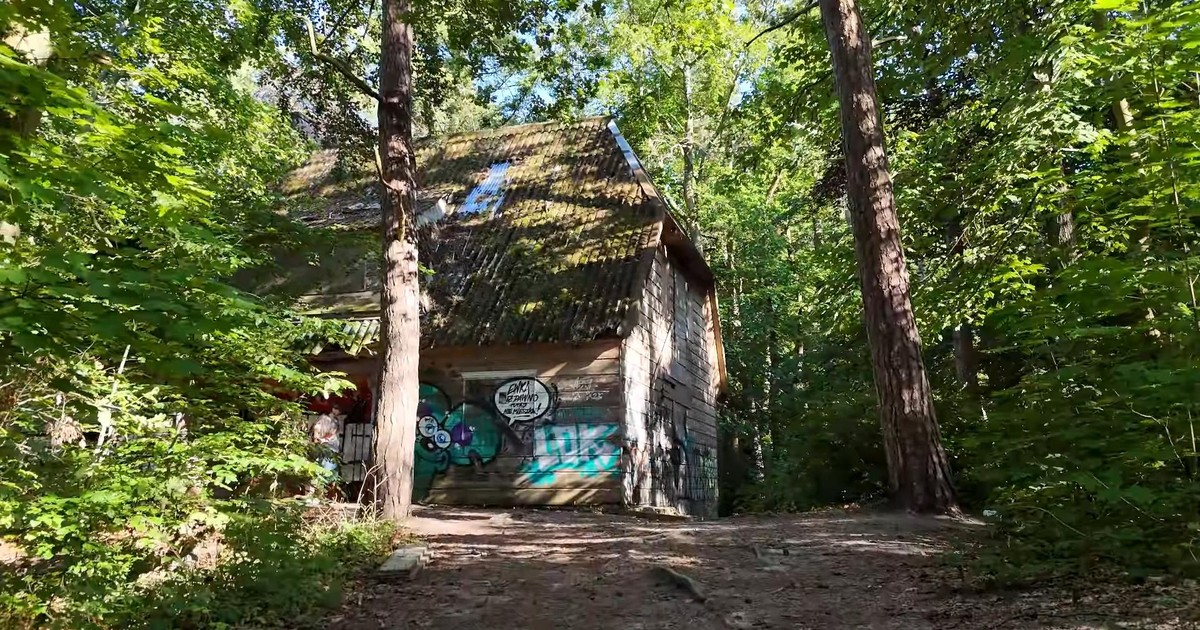 Sprzedają zdewastowaną willę w Pobierowie za milion euro. Dom skrywa mroczną tajemnicę?