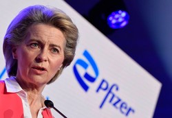 Von der Leyen: KE zaakceptowała nowy kontrakt na szczepionki Pfizera