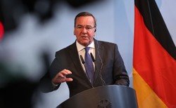 Skandal w Niemczech. Pistorius "przerażony" tym ruchem Schroedera