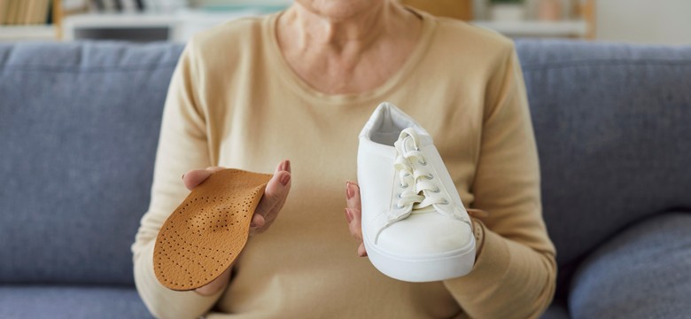 Gdzie wyrzucić stare buty? Wiele osób popełnia błąd