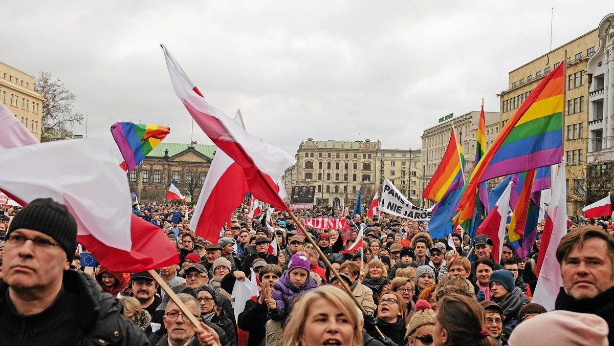 Elbląscy działacze Komitetu Obrony Demokracji organizują demonstrację w sobotę. Odbędzie się ona na Starym Mieście. Rozpocznie się w południe i potrwa do godziny 14.00.