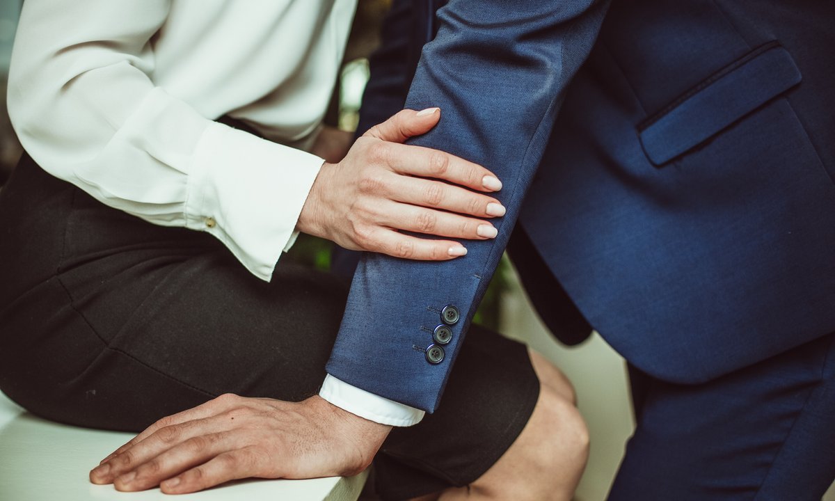 Co trzecia osoba ma romans w pracy. "Niektórzy tracą wszelkie hamulce"