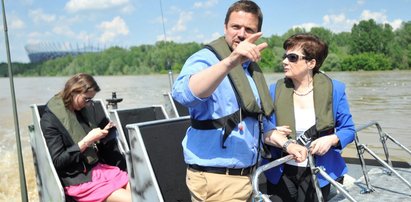 Woda opadła, a prezydent się lansuje