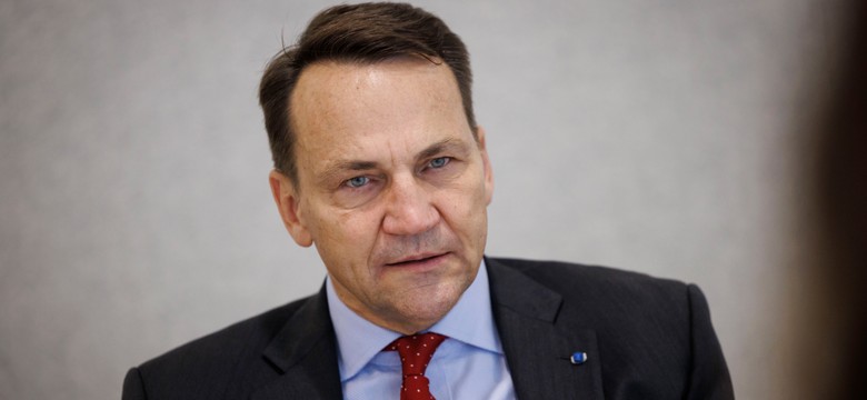 Poseł PiS chroniony przez Orbana. Sikorski zapowiada reakcję Polski. "Jutro ją ogłosimy"
