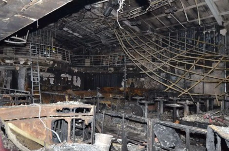 U požaru poginulo šestoro mladih