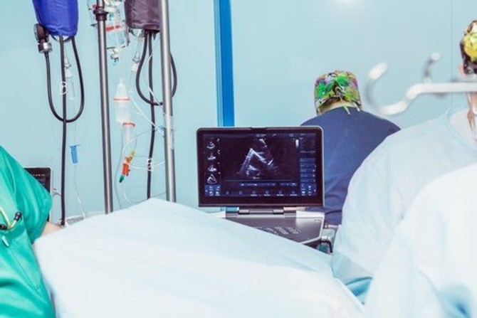 Kardiološki pregled počinje od EKG-a, a ako lekar proceni da je potrebno, slede – ultrazvuk srca, holter EKG-a, test opterećenja, koronarografija, magnetna rezonanca srca, holter krvnog pritiska...