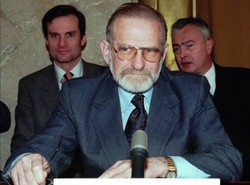 Fronda.pl: Są ślady współpracy Geremka z SB