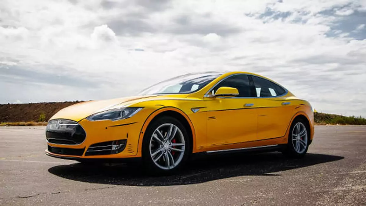 Tesla Model S P90D, która wygląda jak z kreskówki (wideo)