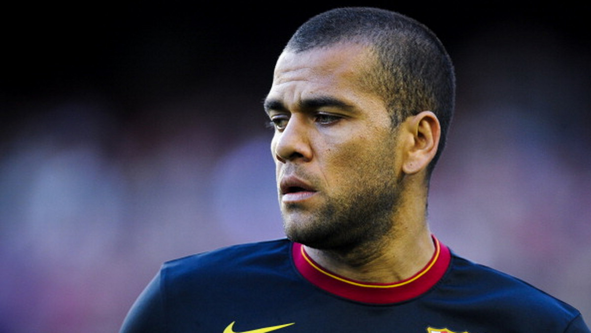 Obrońca FC Barcelona Dani Alves podkreślił, że FC Barcelona ciągle musi gromadzić punkty w La Liga. - Jeszcze nie wygraliśmy ligi, sprawa tytułu nie jest rozstrzygnięta - ocenił Brazylijczyk.