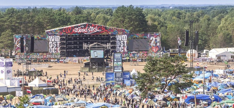 "Zaniżają liczbę uczestników, by oszczędzić na ochronie". Błaszczak: Opinia policji o Woodstocku jest druzgocąca