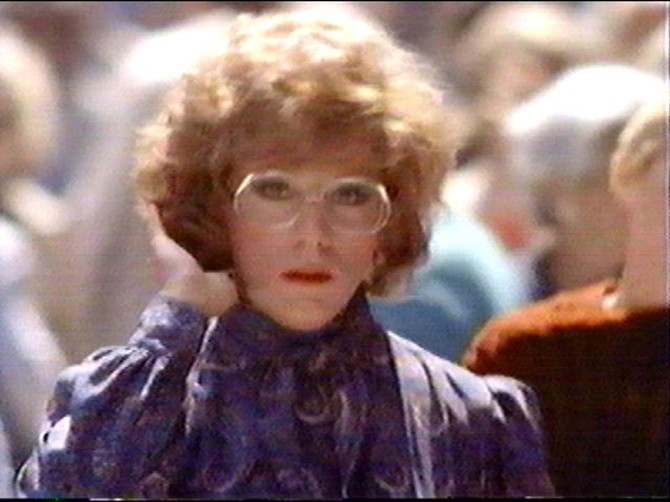 39114_dustin-hoffman-drag-queen-tran
