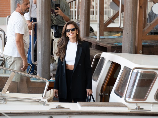 Izabel Gular sletela na aerodrom u Veneciju na filmski festival u Veneciji