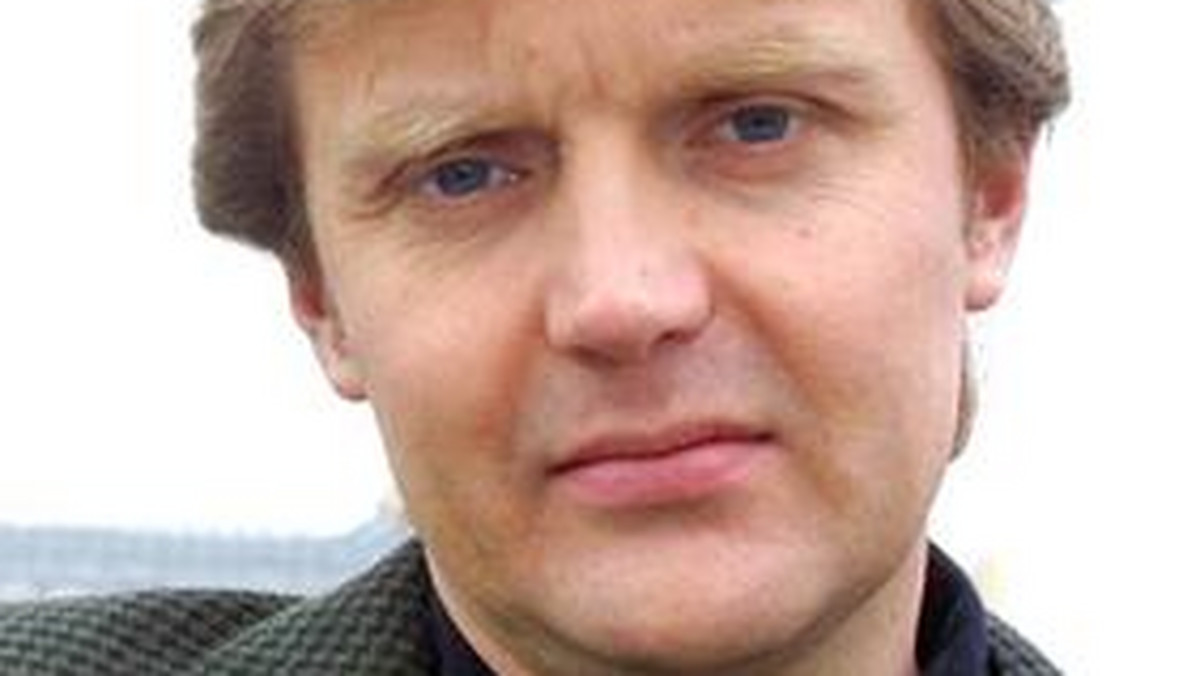Aleksander Litwinienko, były podpułkownik rosyjskich służb bezpieczeństwa FSB, zmarł w Londynie 23 listopada 2006 r. w pierwszym w historii zabójstwie dokonanym przy użyciu materiału radioaktywnego. Scotland Yard twierdzi, że wysokotoksyczna, radioaktywna substancja polon-210 została wymieszana z jego herbatą 1 listopada, podczas spotkania z dwoma byłymi kolegami przybyłymi z Rosji.
