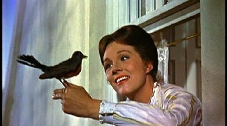 Glynis Johns legismertebb szerepét a Mary Poppins-musicalben kapta. /Fotó: IMDb