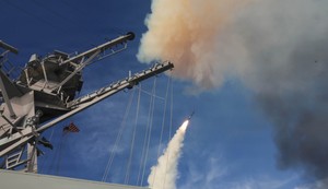 Lansiranje rakete "tomahavk" sa američkog razarača u operaciji "Epski bes" protiv Irana