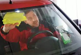 Jak umyć auto, aby usunąć ślady po zimie?