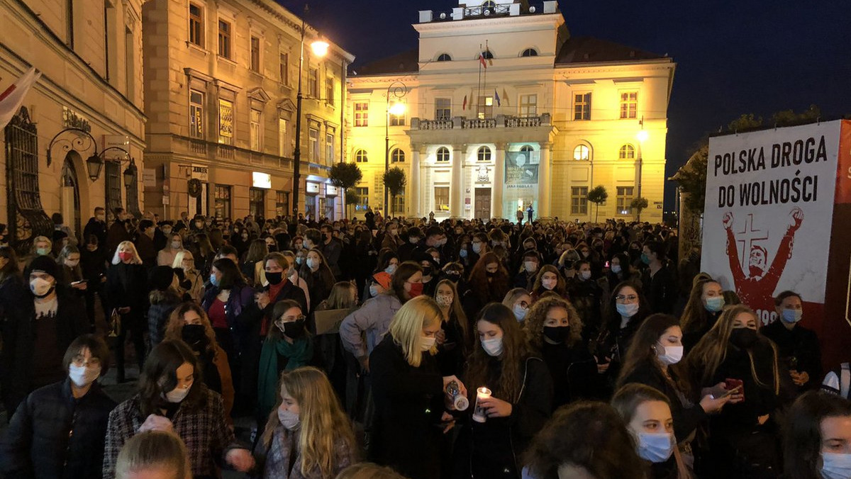 Lublin. Dyrektor XXI LO wysłał list do rodziców uczniów. Udział w protestach grozi poważnymi konsekwencjami