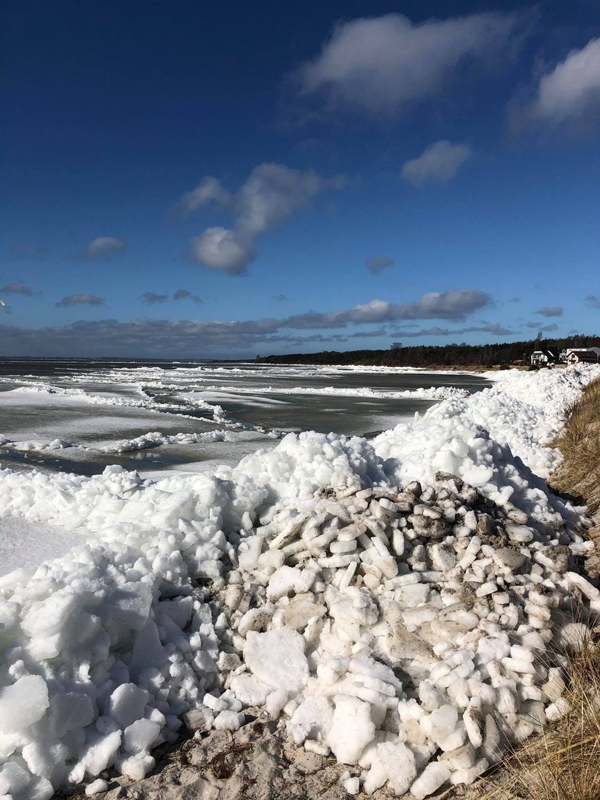 "Lodowe tsunami" na Półwyspie Helskim. To rzadkie zjawisko