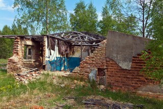 Jak zgodnie z prawem rozebrać budynek?