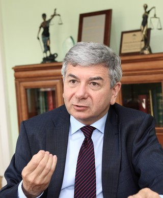 Menedżerowie rozwiązują swoje spory jak w średniowieczu