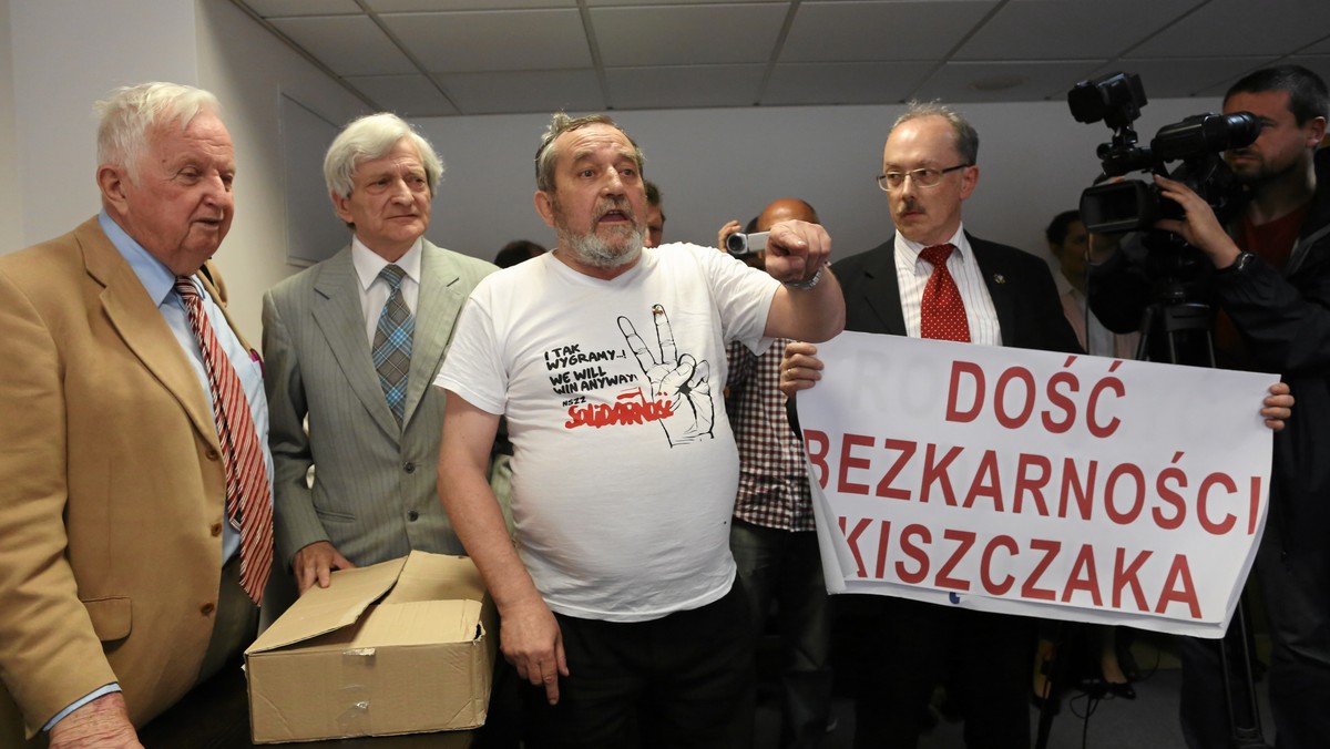 Protest w trakcie procesu Czesława Kiszczaka