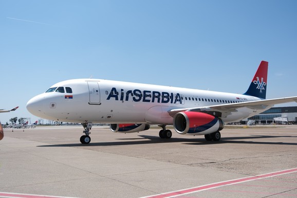 Pojačanje u floti Er Srbije: Stigao novi avion (FOTO)