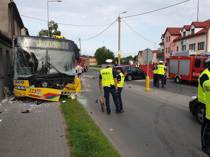 Tragiczny wypadek autobusu we Włocławku. Są ofiary