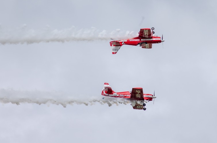 Pokaz Grupy Akrobacyjnej 'ŻELAZNY'
<br><br>(mr) PAP/Tomasz Koryszko