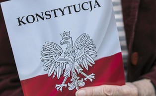 Do Senatu wpłynął projekt zmiany Konstytucji, zwiększający liczbę senatorów do 102