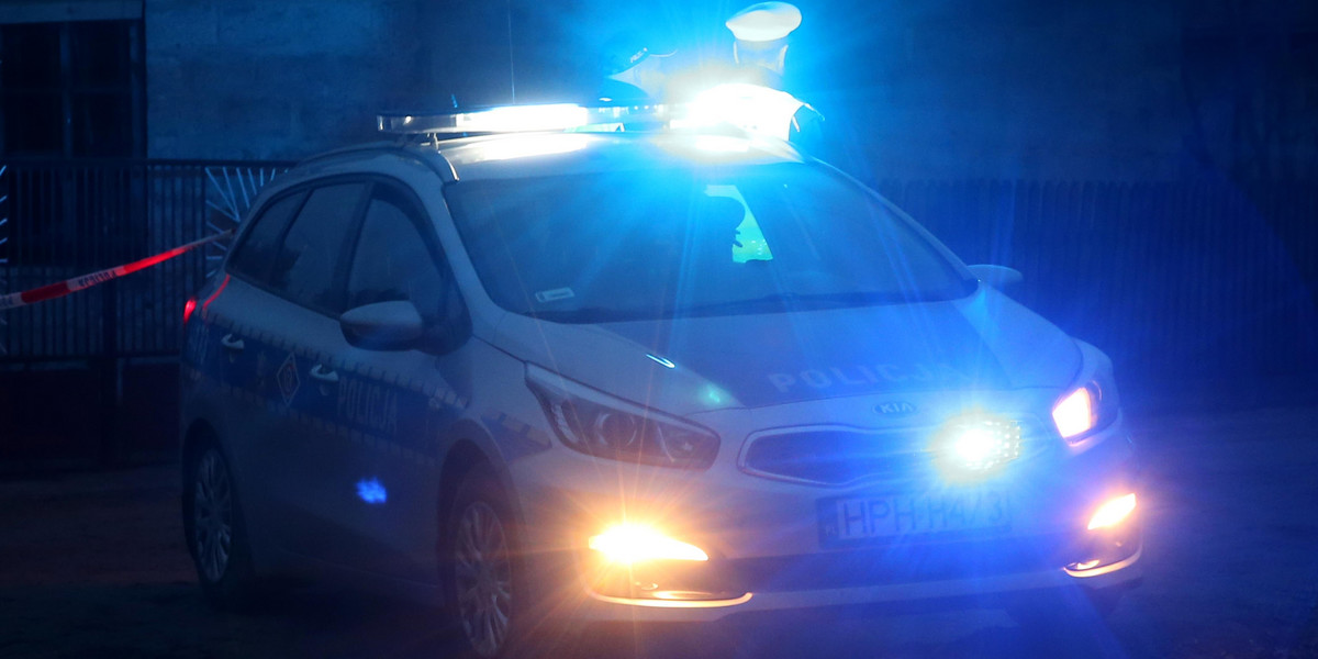 Dwóch mężczyzn raniło policjantów w pobliżu Nowego Klępska