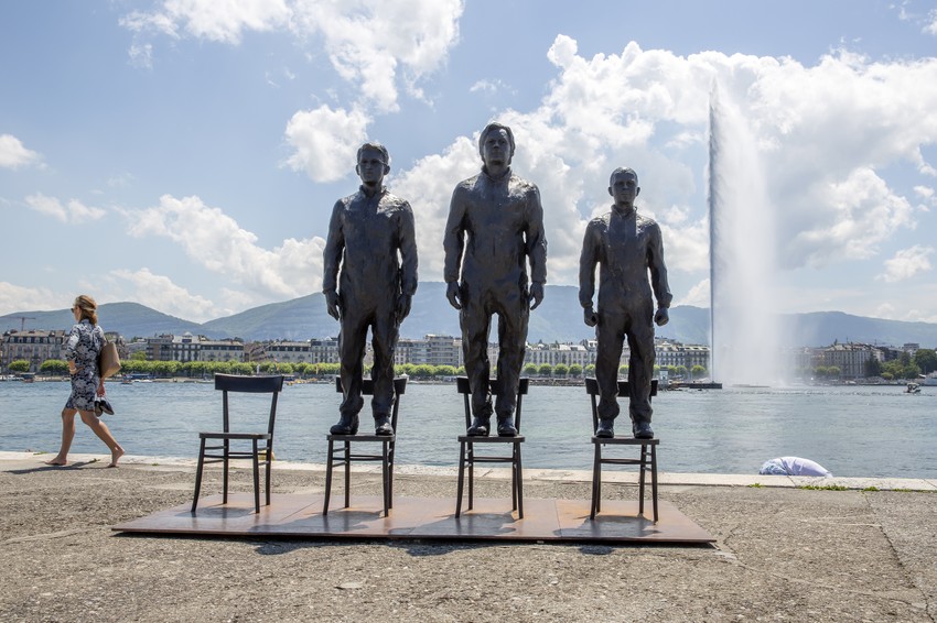 Spomenik uzbunjivačima Edvardu Snoudenu, Džulijanu Asanžu i Čelsi Meing u Ženevi