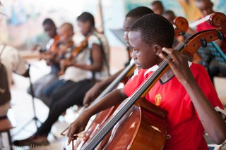 Widzialni/Niewidzialni na Brave Festival we Wrocławiu. Oni ratują świat sztuką