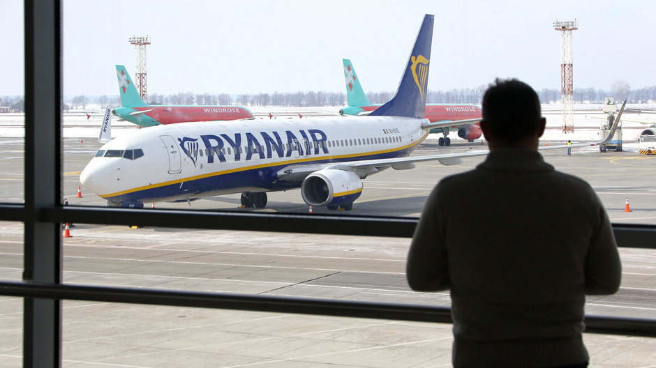 Absurd w Ryanairze. "Wykupione miejsca nie istnieją" (Zdjęcie ilustracyjne)