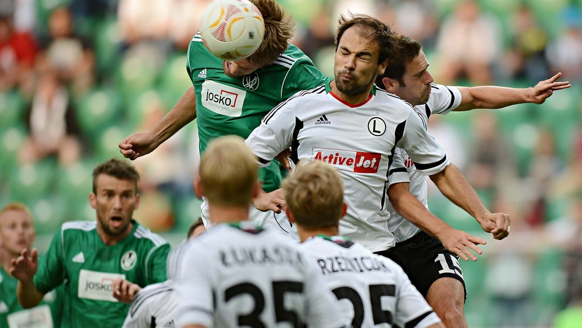 Legia Warszawa uratowała w czwartek honor polskich klubów w europejskich pucharach w sezonie 2012/2013. Warszawianie pokonali 3:1 SV Ried i mimo porażki 1:2 na wyjeździe awansowali do kolejnej rundy zmagań kwalifikacji Ligi Europy.