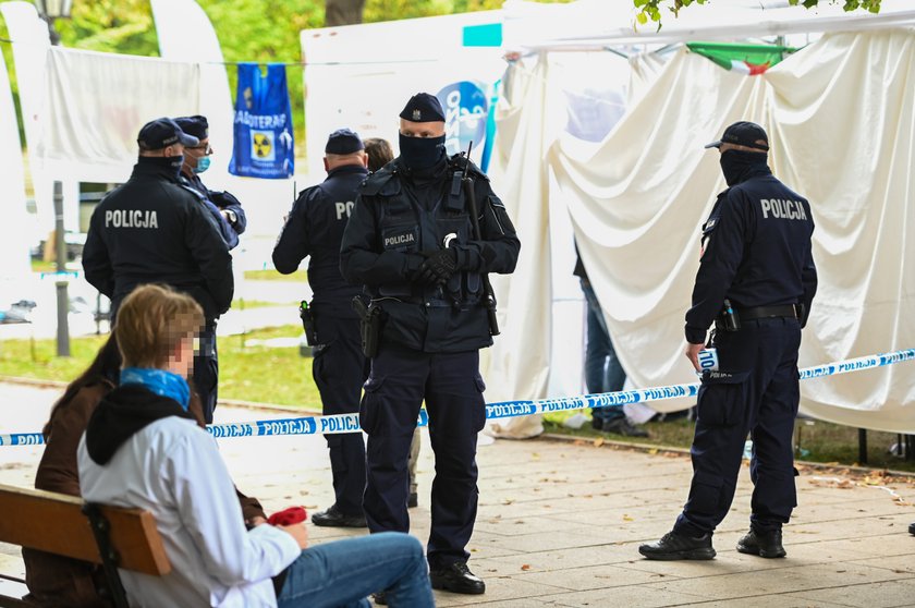 Warszawa. Strzał  w białym miasteczku. Nie żyje 94-latek