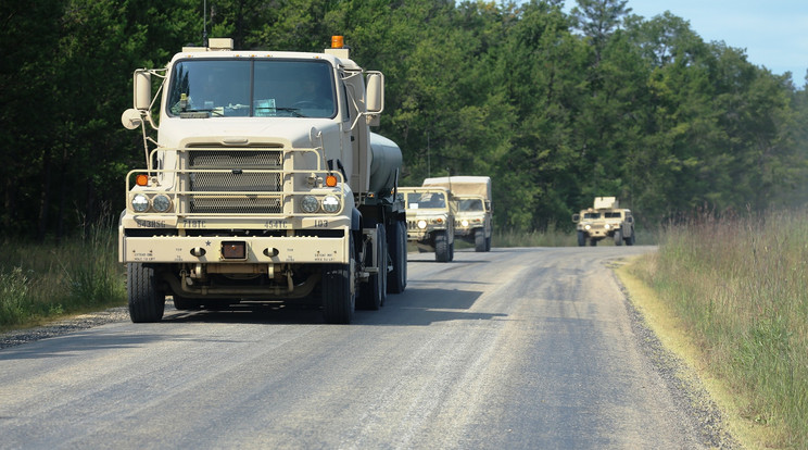 Katonai konvojok közlekedésére kell számítani jövő hét péntekig az ország útjain /Illusztráció: Pixabay