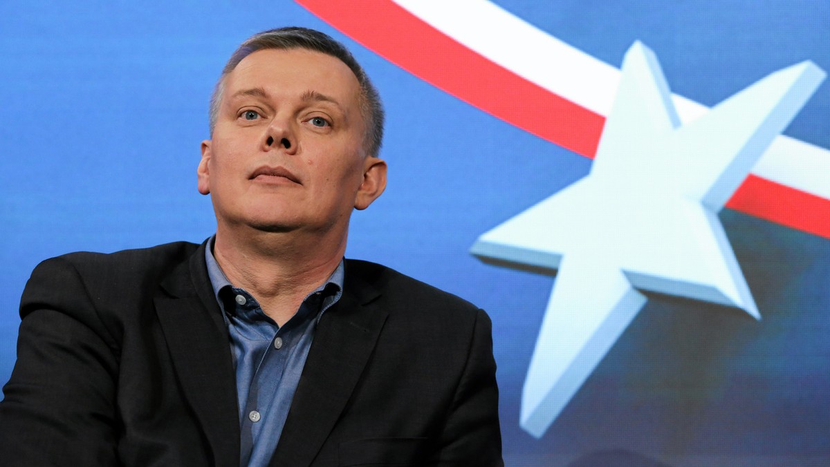 Tomasz Siemoniak w radiu TOK FM odniósł się do informacji o tym, że Bartłomiej Misiewicz otrzymał specjalną pamiątkową monetę, która w armii tradycyjnie przysługuje tylko ministrom i najważniejszym generałom. – To przykład megalomanii Misiewicza – skomentował Siemoniak.