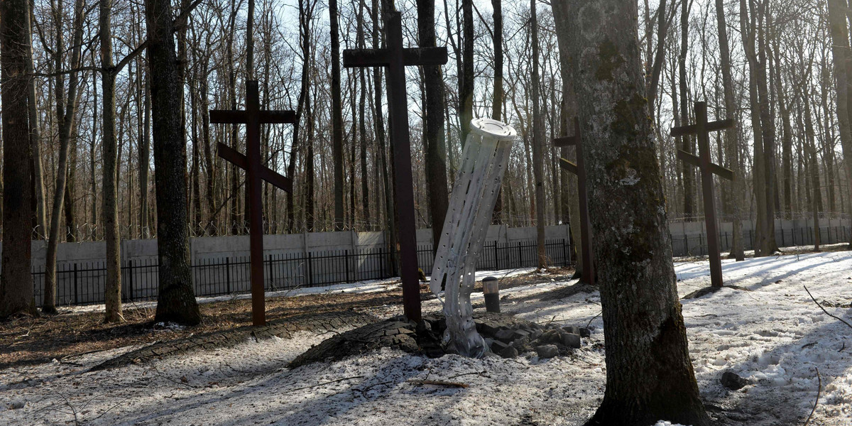 Skandal! Rosjanie zbezcześcili groby polskich oficerów.