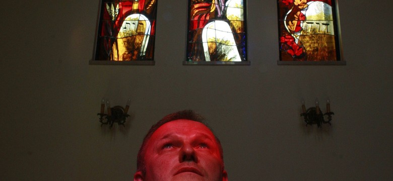 Ks. Lemański broni pytań o Rwandę. "Jezus miałby przechlapane"