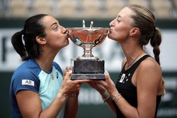 Francuzki najlepsze w deblu. Garcia i Mladenovic wygrały French Open