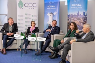„Wpływ ESG na branżę turystyczną – szanse i wyzwania”. Debata ekspercka