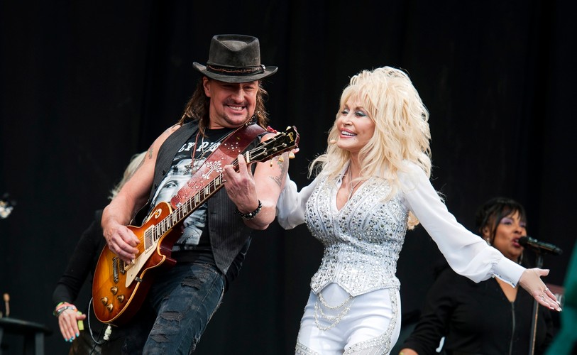 Dolly Parton i Richie Sambora na Glastonbury Festival 2014