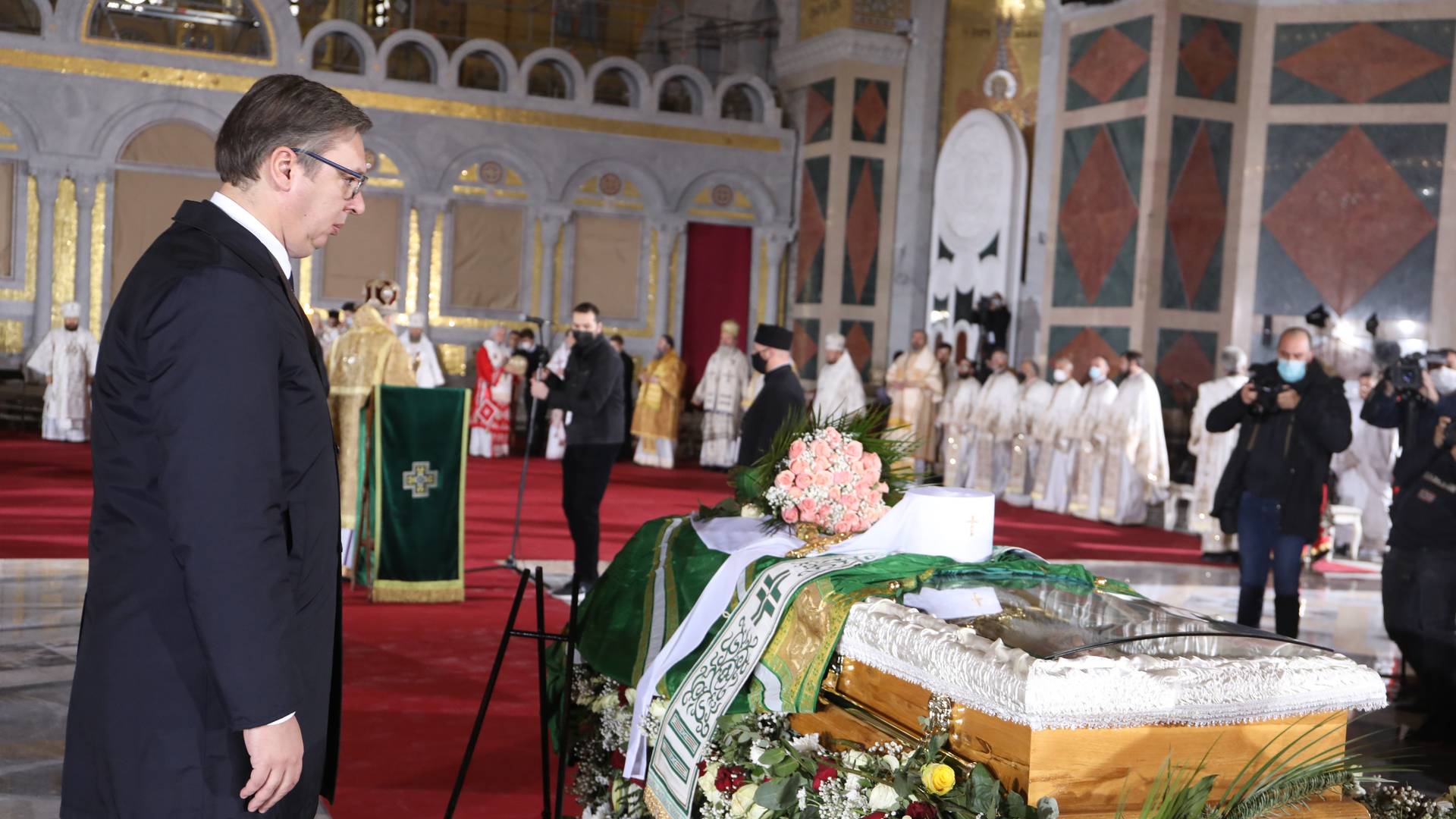 Kad će Vučić početi da nosi masku i zašto nikad